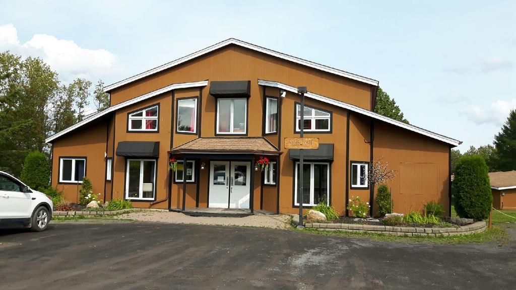 Chalets Du Lac Matapedia Val-Brillant エクステリア 写真
