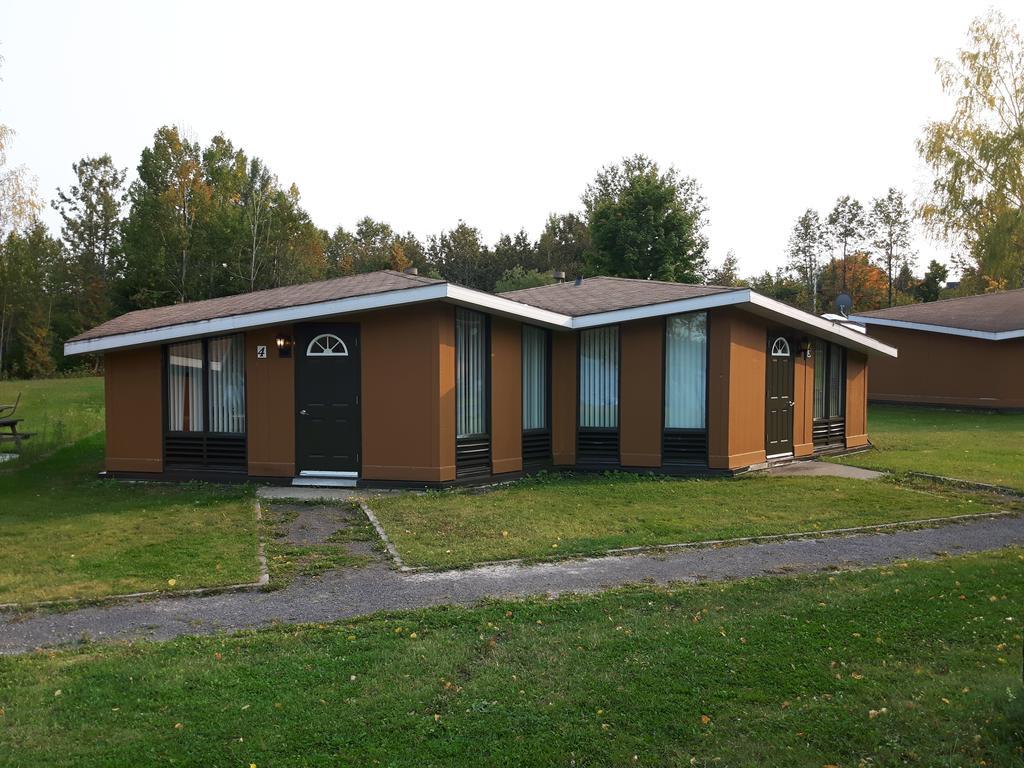 Chalets Du Lac Matapedia Val-Brillant エクステリア 写真